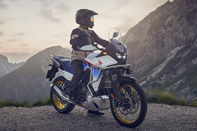 MOTOS